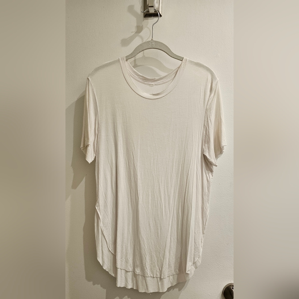 Alo Yoga T-shirt